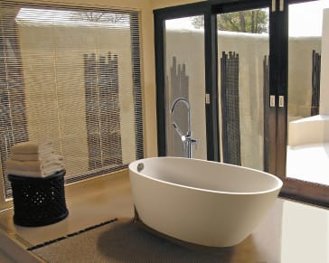 lydia bathtubs mti baths contemporary tub lines trends furniture