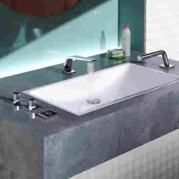 Cl 1 Three Hole Lavatory Faucet