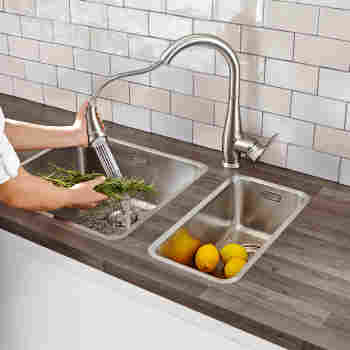 Grohe 30213 Parkfield Single Hole Pull Out Kitchen Faucet