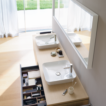 L Cube Mirror With Lighting