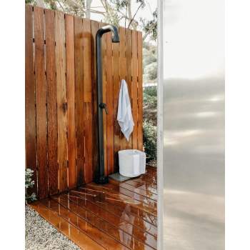 Jee-O 700-610 Soho 01 Freestanding Outdoor Shower With