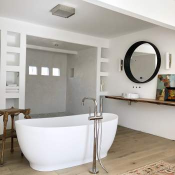 Perlato PLEVRN6531 Vittoria Eco-Lapistone Soaker Tub