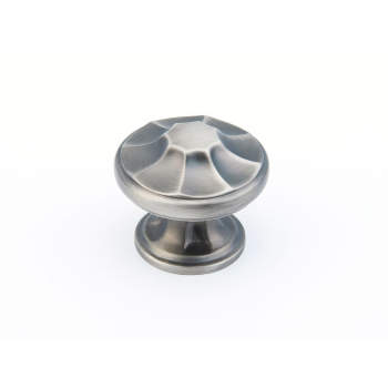 Schaub & Company cabinet knobs image-4