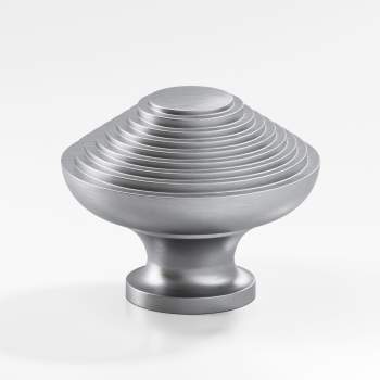 Colonial Bronze cabinet knobs image-16