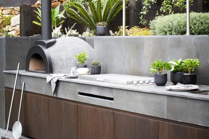 Alfresco: 12 Inspiring Outdoor Kitchens
