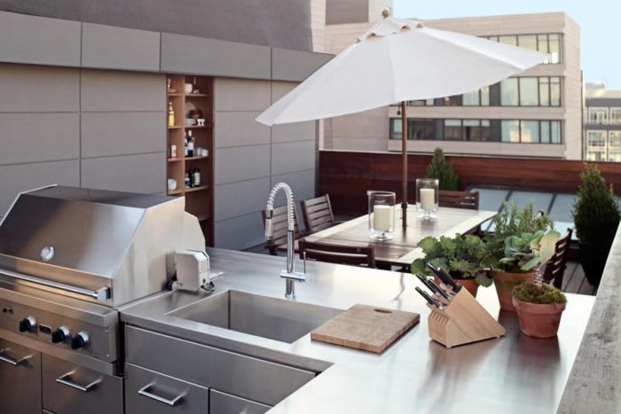 Five Features of Fabulous Outdoor Kitchens