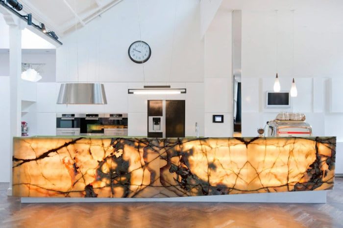A Touch of Luxury: Onyx Home Decor