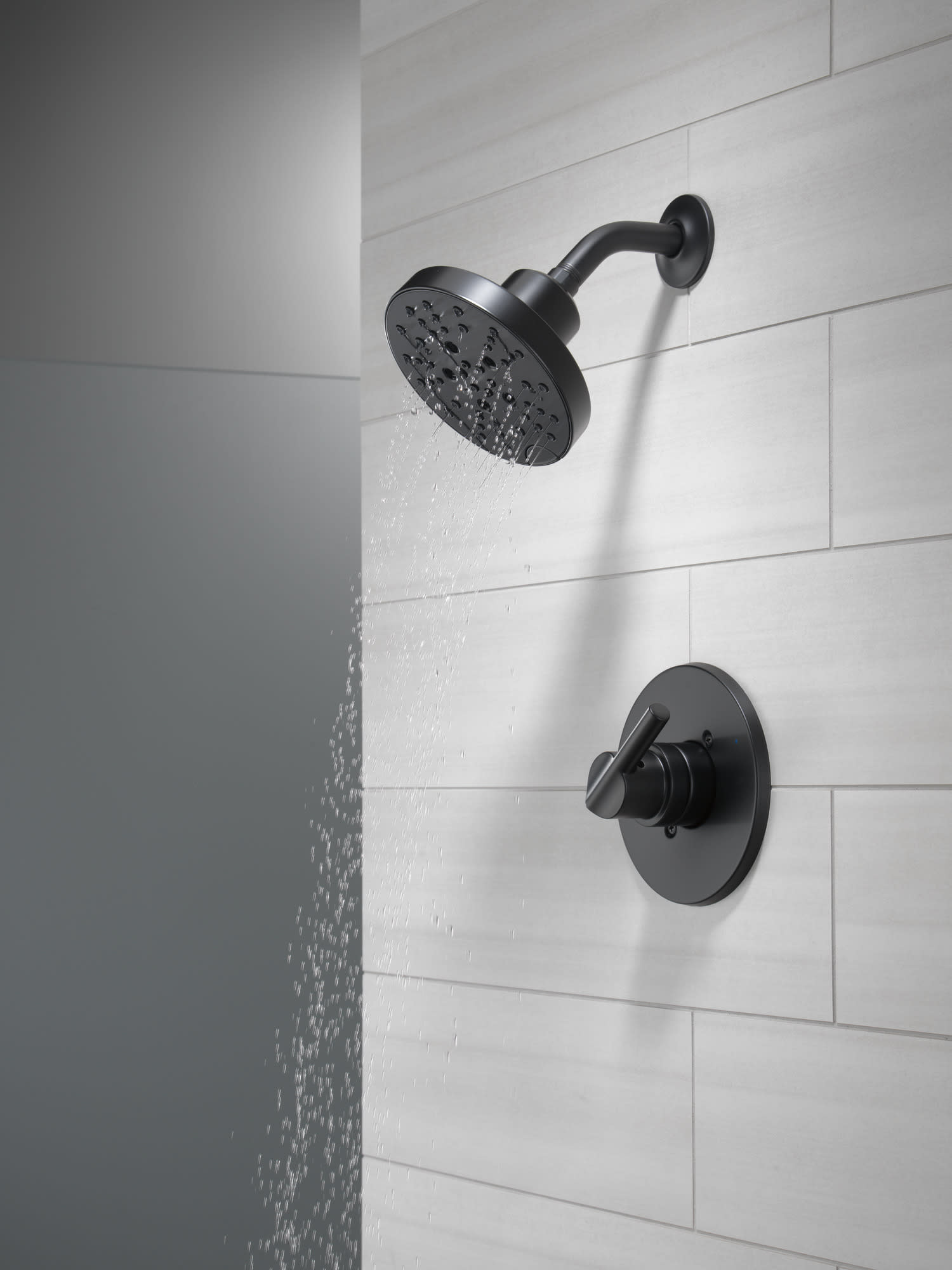 Delta 142749-BL Nicoli Monitor 14 Series H2okinetic Shower