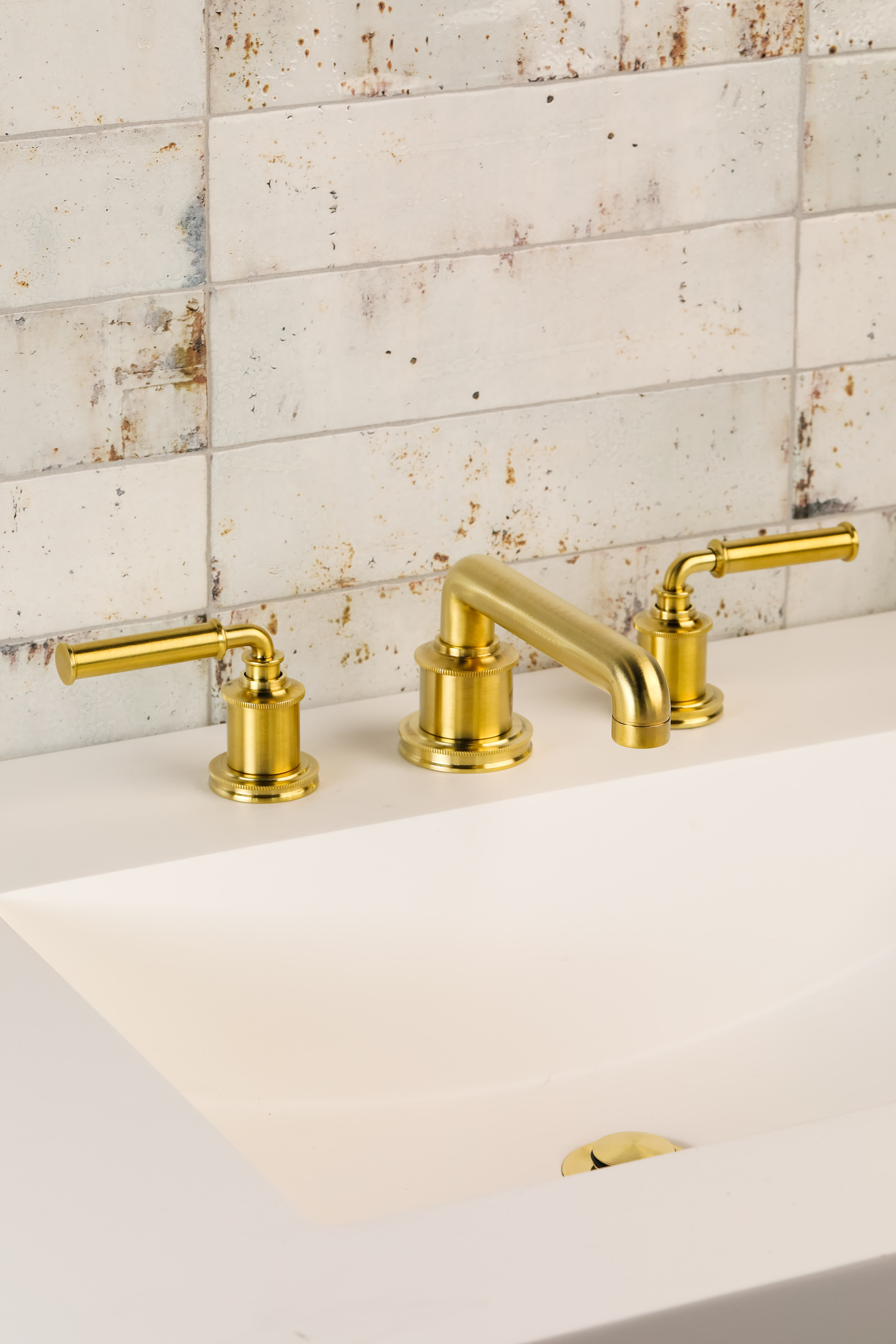 Newport Brass Taft Widespread Lavatory Faucet Satin Brass PVD - 2940/04