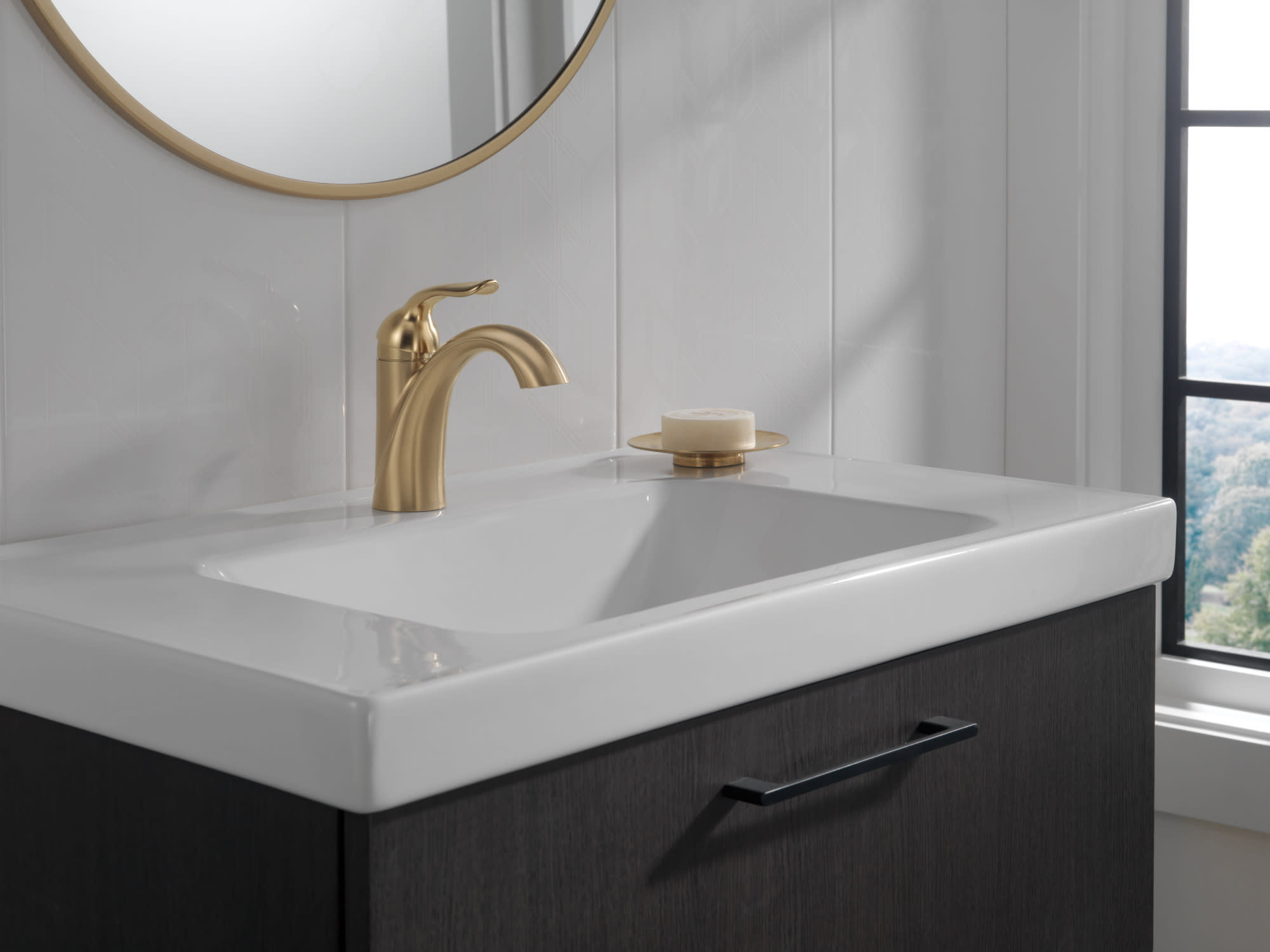Delta 538-CZMPU-DST Lahara Single Handle Bathroom Faucet