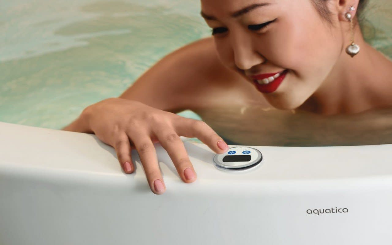 ᐈ 【Aquatica True Ofuro Mini Black Tranquility Heated Japanese Bathtub  (220/240V/50/60Hz USA/International)】 Buy Online, Best Prices
