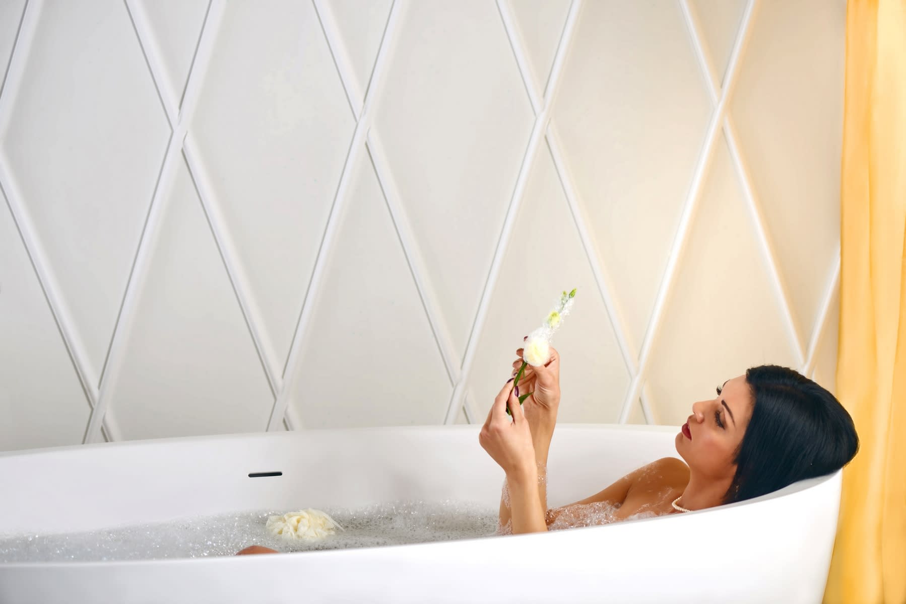 https://qb-res.cloudinary.com/f_auto,q_auto/products/Aquatica-Sensuality-Wht-Freestanding-Solid-Surface-Bathtub-web_15_d3phxp