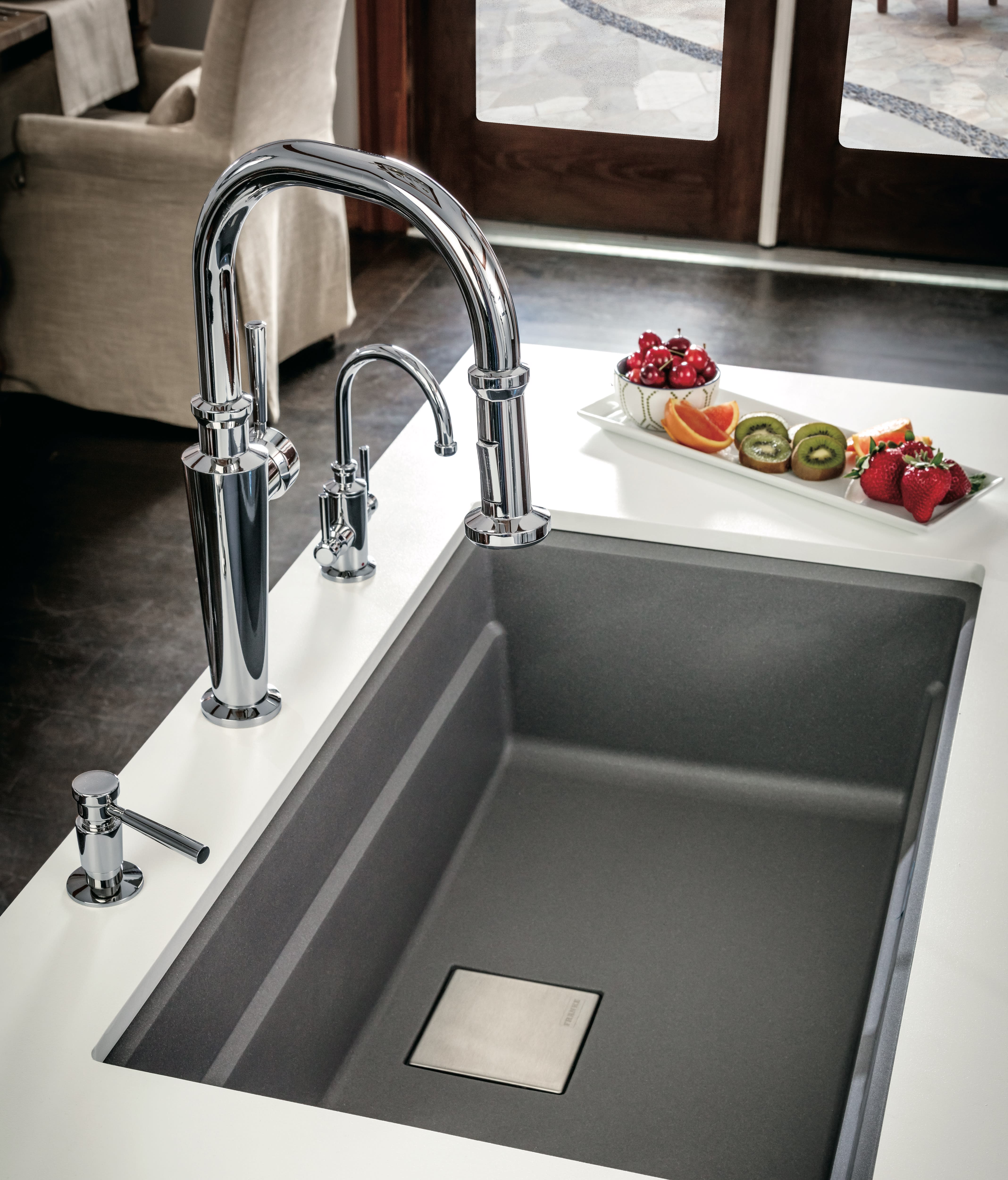 Franke FF5200 Absinthe Pull Down Kitchen Faucet