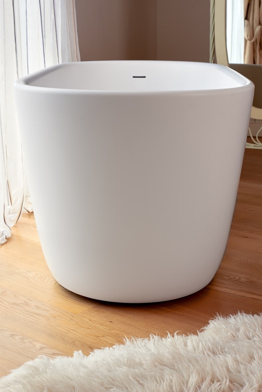 https://qb-res.cloudinary.com/f_auto,q_auto/products/Lullaby-Wht-Small-Freestanding-Solid-Surface-Bathtub-by-Aquatica-web-0057_pk5jrt