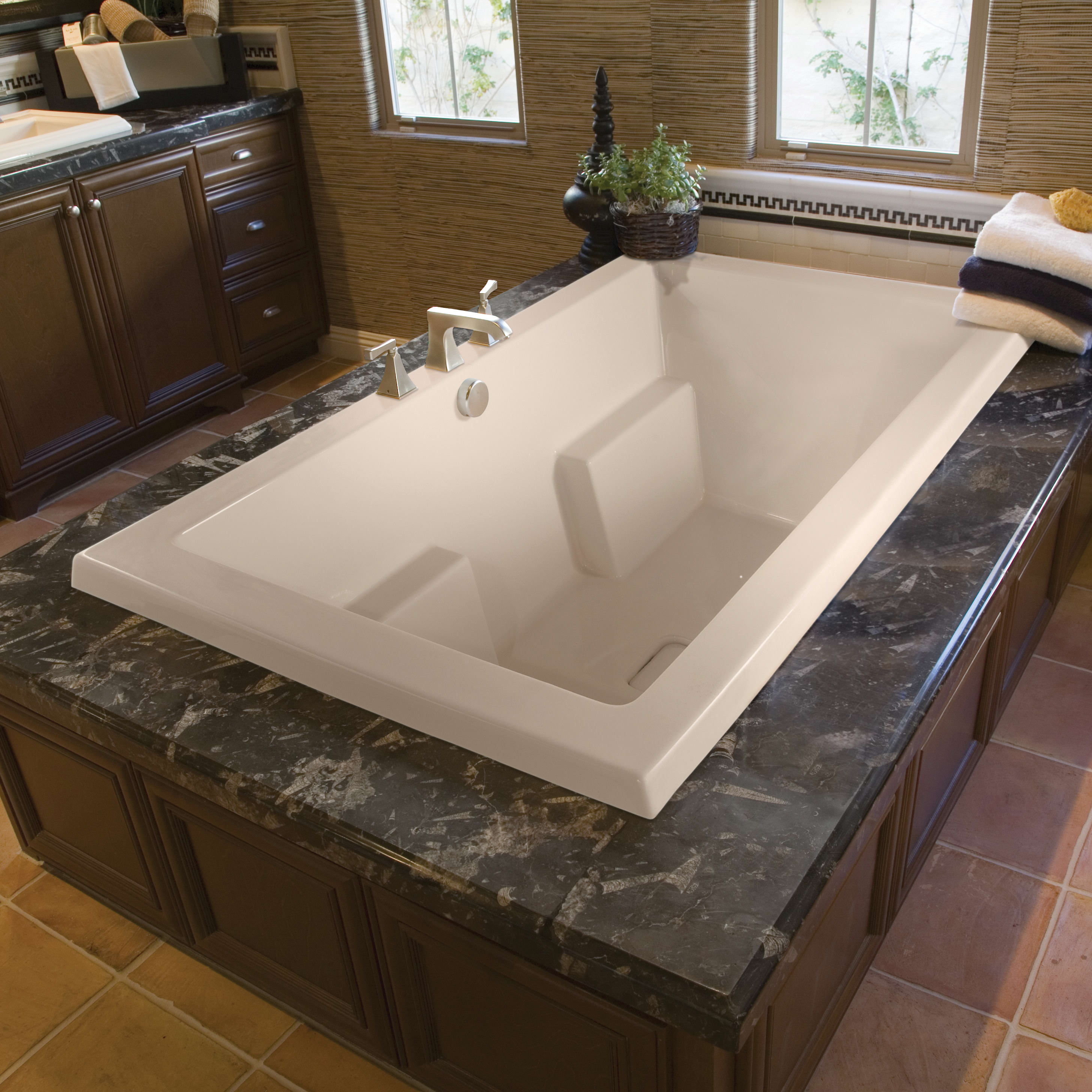 Hydro Systems VER7242ATO Versailles 7242 Soaker Tub