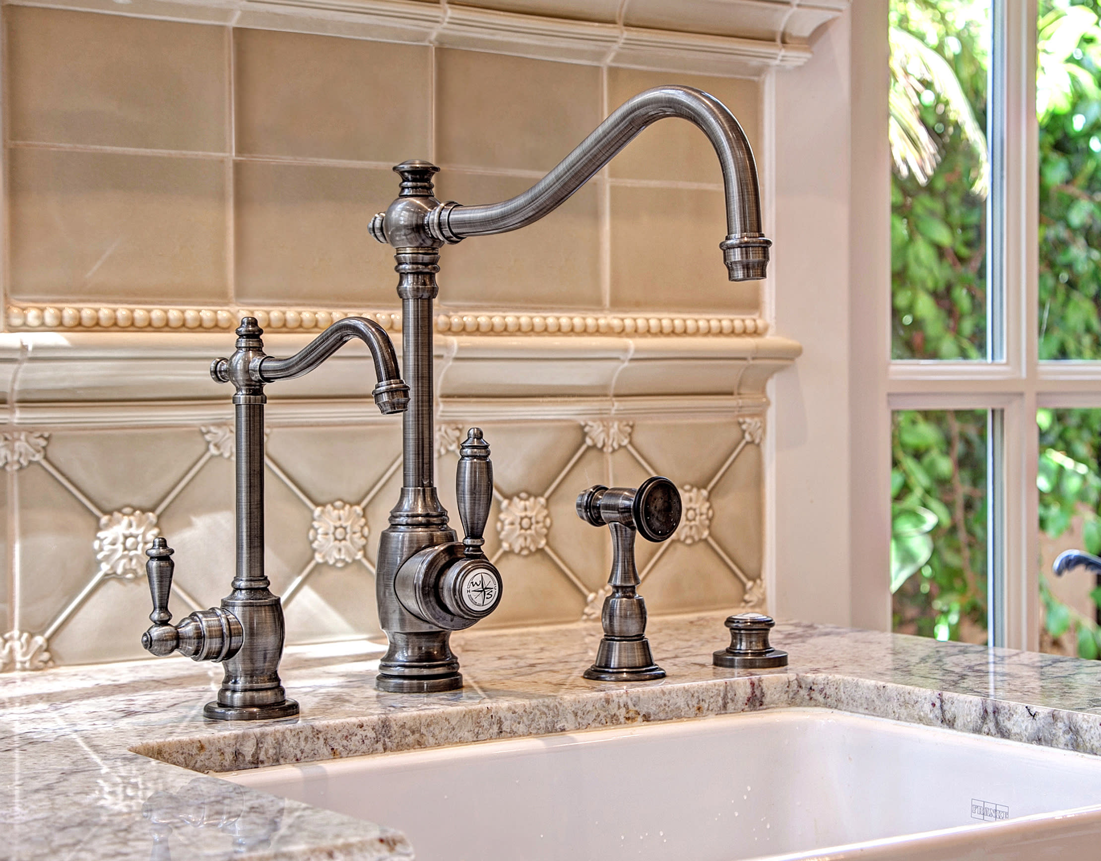 Multidimensional feel: New kitchen faucet suites from Newport